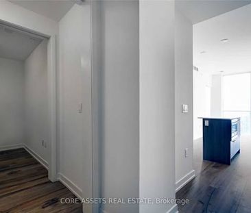 The Perfect Executive Suite Located In The Heart of Yorkville! - Photo 3