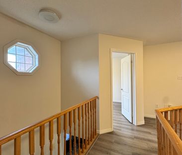 For Lease - 163 Flagstone Way, Newmarket, Ontario - Photo 4