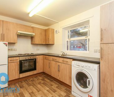 2 bed Flat for Rent - Photo 3