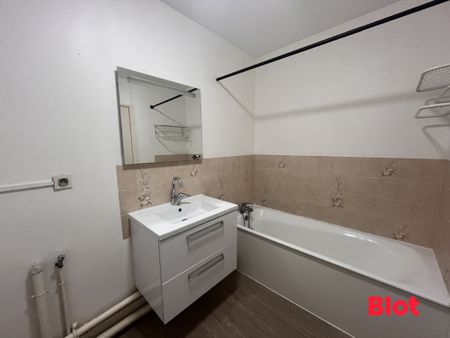 Location Appartement 5 pièces 91m² RENNES 35000 - Photo 5