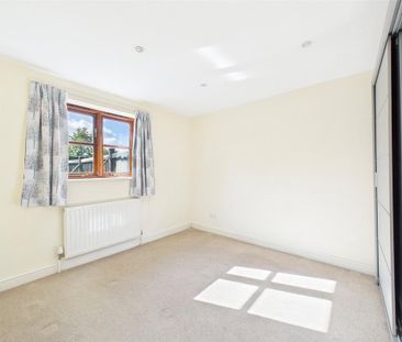 1 bedroom semi-detached house to rent - Photo 6