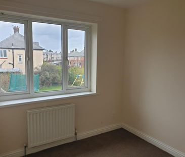 2 bedroom semi-detached house to rent - Photo 4