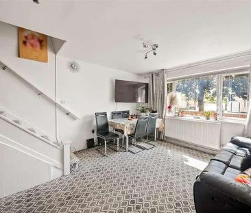 Hayes, UB3 - Photo 1