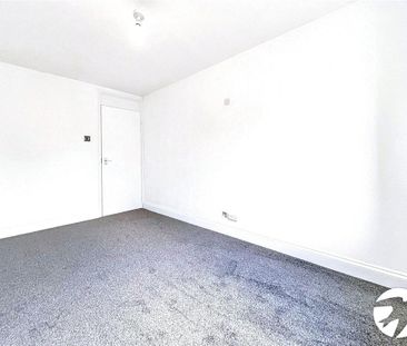 3 bedroom maisonette to rent - Photo 2
