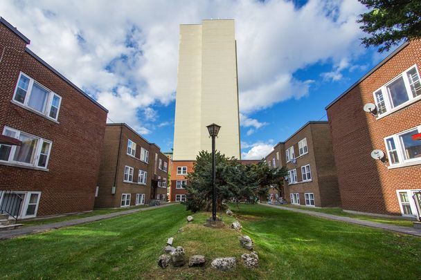 5 - 649 Rideau Street - Photo 1