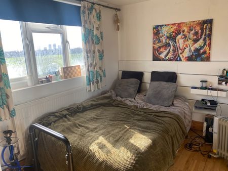 Room in a Shared House, Newbury Park, IG2 - Photo 4