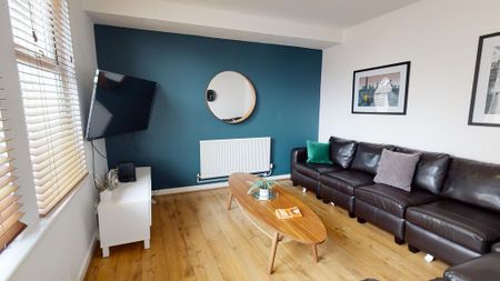 7 bedroom flat to rent - Photo 2