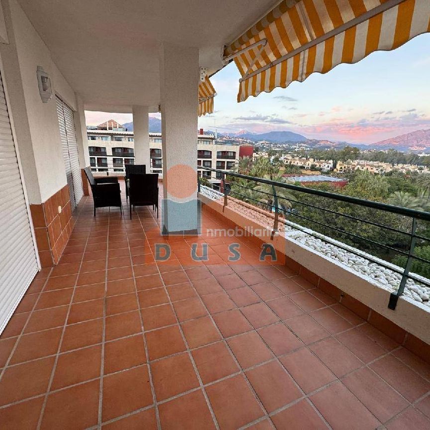 AMPLIO APARTAMENTO EN GUADALMINA ALTA | 2.200 €, 140 m² - Photo 1