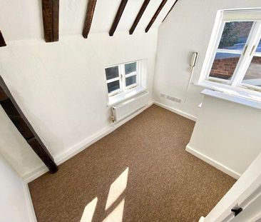 2 Bedroom House - Church Street, Romsey - Photo 4