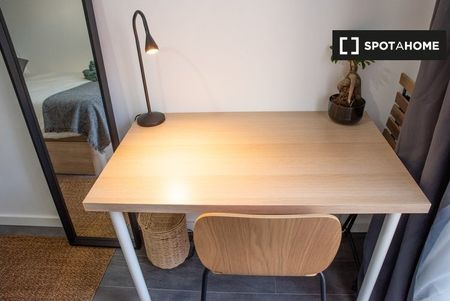 madrid, Community of Madrid 28005 - Photo 4