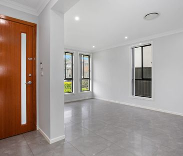 5 Bedroom - 3 Bathroom - Multiple Living Areas - Photo 1