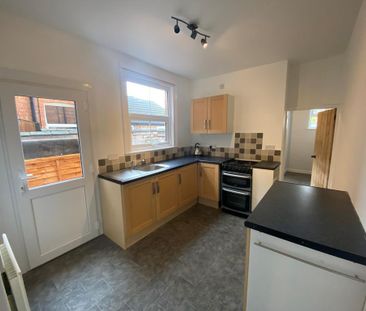 2 bedroom terraced house to rent - Photo 6