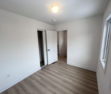 For Lease - 21 Hay Lane, Barrie, Ontario - Photo 2