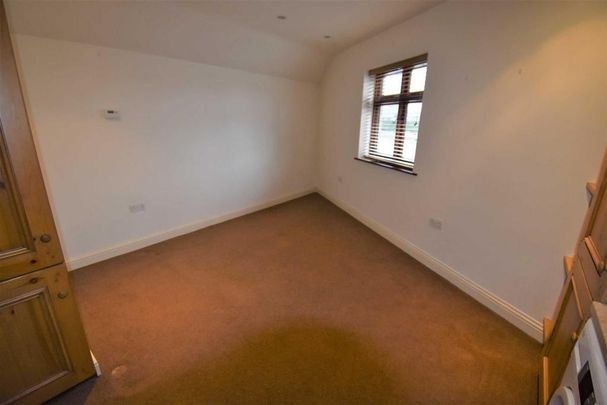 2 bedroom detached bungalow to rent - Photo 1