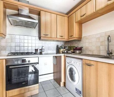 Aveley House, Iliffe Close, Reading, Berkshire, RG1 - Photo 4