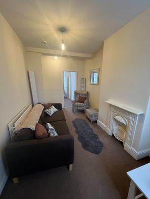 2 Bed Flat, Colwick Road Nottingham, NG2 - Photo 1