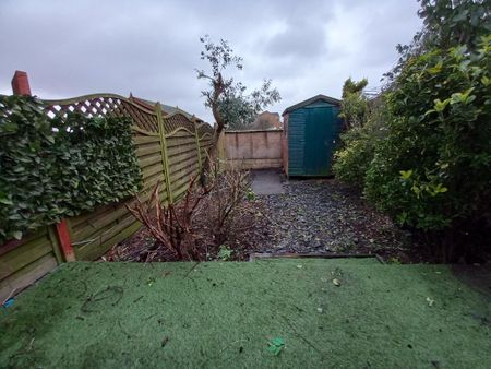 2 bedroom terraced house to rent - Photo 4