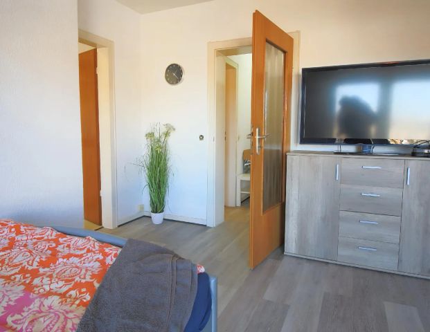 HELLES MÖBELIERTES APARTMENT MIT BALKON NÄHE GERICHT KREFELD - Photo 1