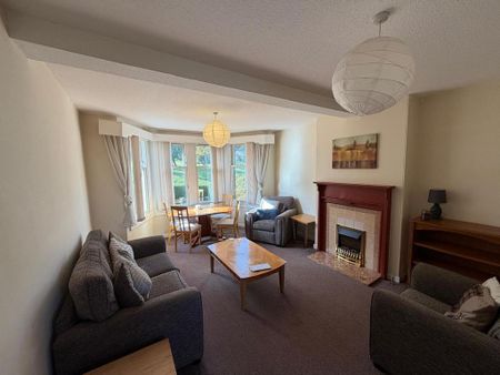 2 bedroom flat to rent - Photo 2