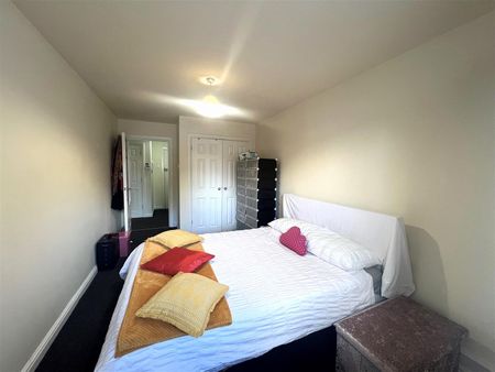 1 -3 Gammons Lane, Watford - Photo 3