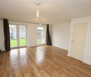 3 bedroom end of terrace house to rent - Photo 1