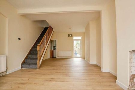 Treharris Street, Cardiff, CF24 - Photo 2