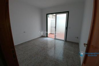 Se alquila en Tejina de Guia apartamento de 2 dormitorios !!