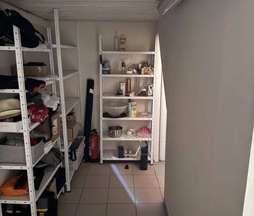 Titre : Local à louer de 57,41 m² à Suresnes - Photo 1