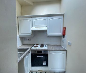 Adelaide Crescent, Hove, BN3 2JH 0 bedroom flat to rent - Photo 2