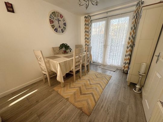 Lyndhurst Close, Beverley - Photo 1