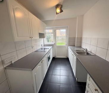 3 bedroom semi-detached house to rent - Photo 4