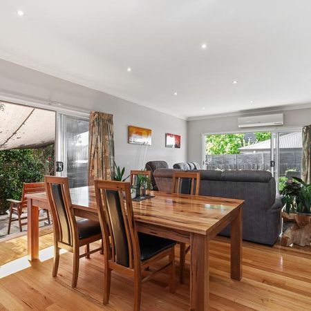 Three bedroom home in a great location - Photo 2