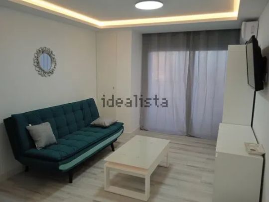 Alquiler de estudio en Avenida Benalmádena, 43 - Photo 1