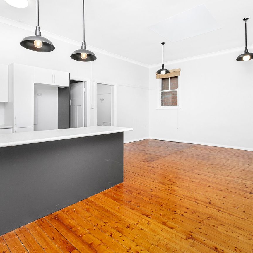 Charming 3-Bedroom Unit in the Heart of Kiama - Photo 1