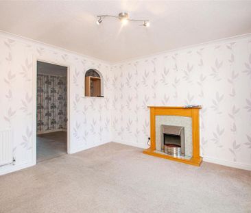 3 bedroom end of terrace house to rent - Photo 3