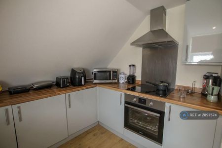 2 bedroom flat to rent - Photo 3