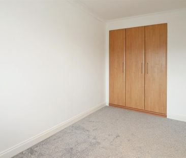 Giles Close, Yapton, BN18 0LG - Photo 1