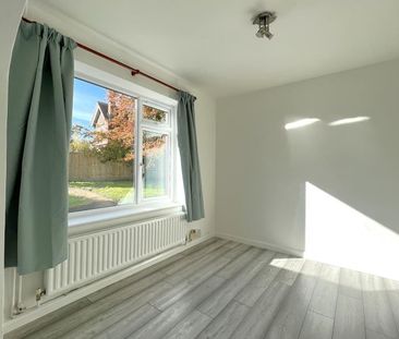 School Cottages, Woking, Surrey, GU22 - Photo 3