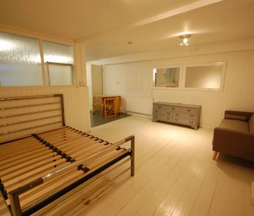 Studio to rent - Photo 6