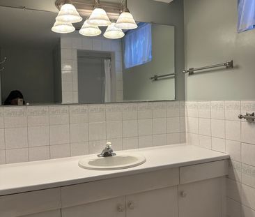 For Lease - 28 Landfair Crescent, Toronto, Ontario - Photo 2