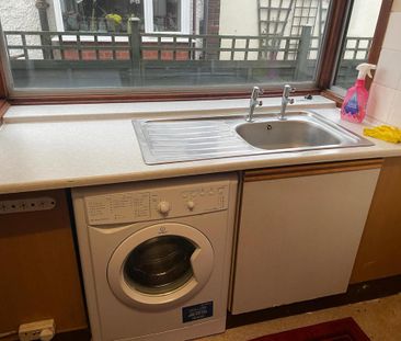 3 bedroom semi-detached house to rent - Photo 6