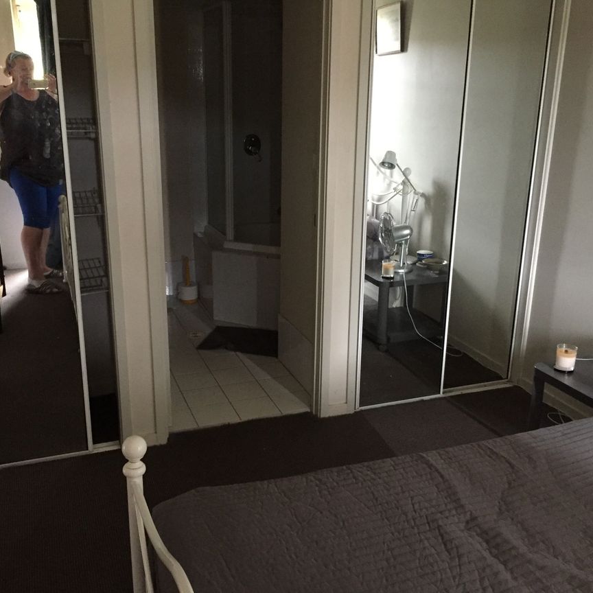 Narrabundah - Photo 1