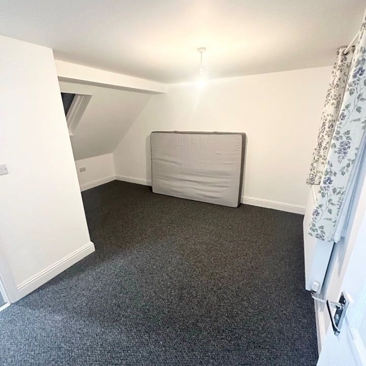 2 Bed Terraced House, Kingswood Road, IG3 - Photo 1