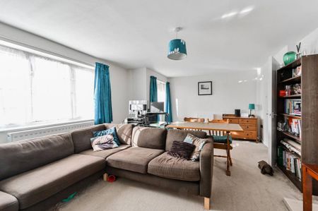 3 bedroom maisonette to rent - Photo 3