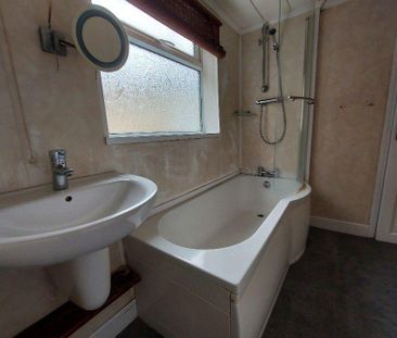 3 bedroom terraced house to rent - Photo 6