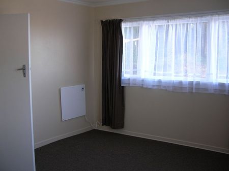 Cosy, open plan living with wood burner - Photo 2
