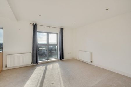 2 Bed Flat - Photo 3