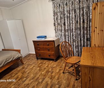 5-bedroom shared house, Markham Ave - Photo 5