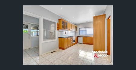 Comfortable Family Living - Photo 4