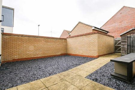 3 bedroom semi-detached house to rent - Photo 3